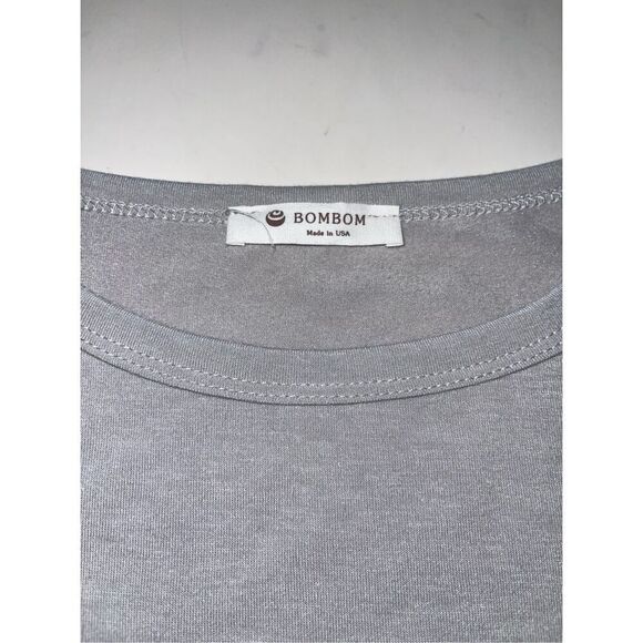 BomBom Top Blouse‎ Women's Sz. M Sage Gray Short Sleeve Sleeve A23 - Picture 2 of 6